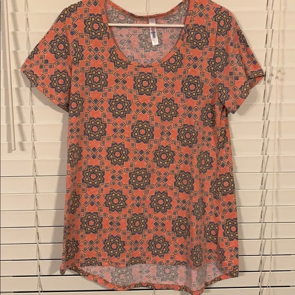 Lularoe Classic T - Picture 1 of 3